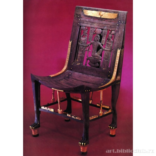 Кресло из кедрового дерева