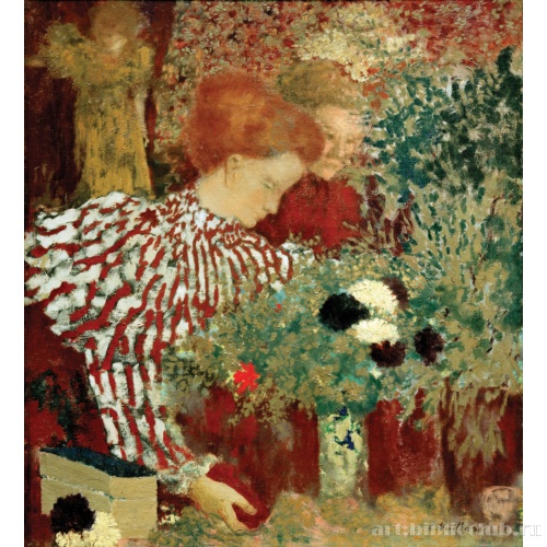 Женщина в полосатом платье