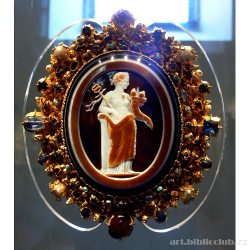 Шаффхаузенский оникс, брошь