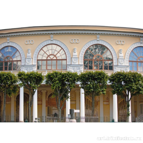 Фрагмент фасада библиотеки Павловского дворца