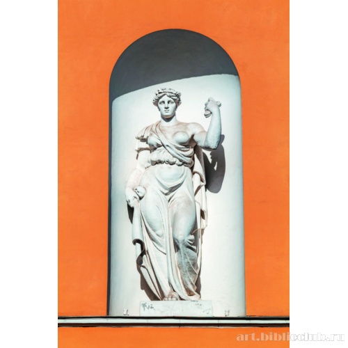 Статуя музы