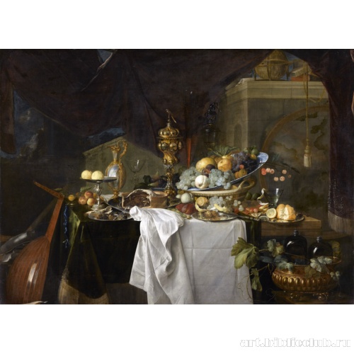 Стол с десертами