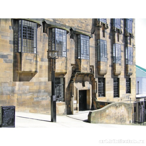 Фрагмент западного фасада, боковой вход