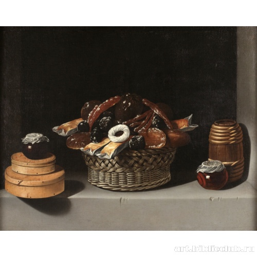 Корзина и коробки со сладостями