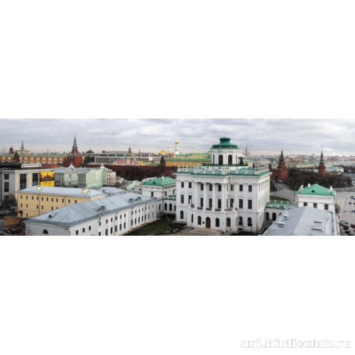 Вид с высоты птичьего полета на усадебный двор дома Пашкова