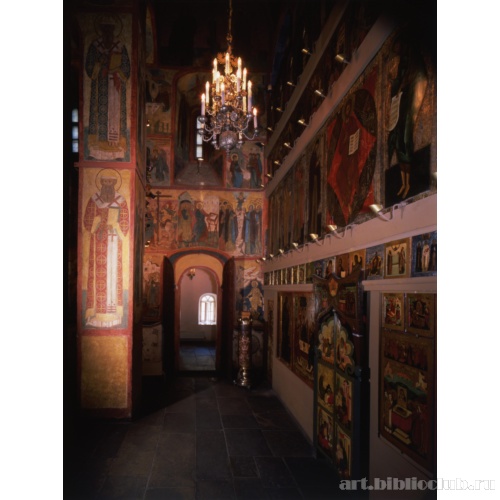 Иконостас церкви Ризположения. Вид с юго-запада