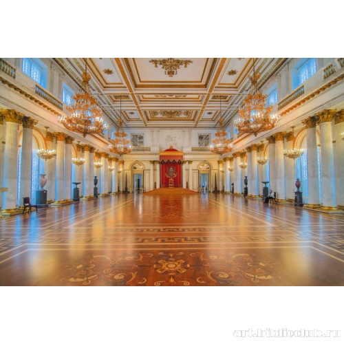 Геогриевский (Тронный) зал Зимнего дворца в Санкт-Петербурге