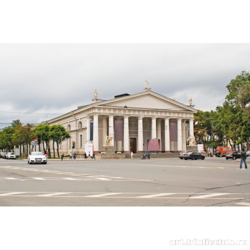 Конногвардейский манеж в Санкт-Петербурге