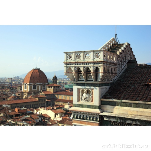 Вид церкви Сан-Лоренцо с северо-запада