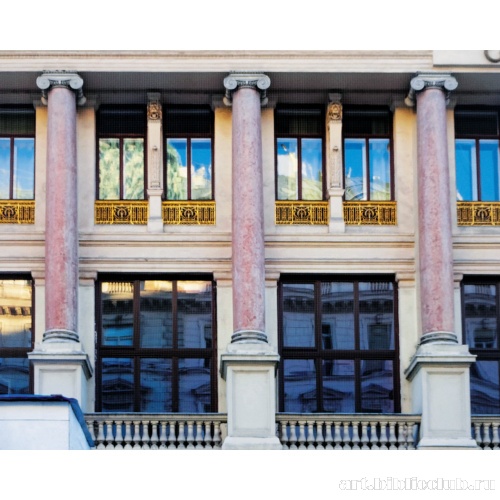 «Грабенхоф». Ионическая колонна в обработке фасада