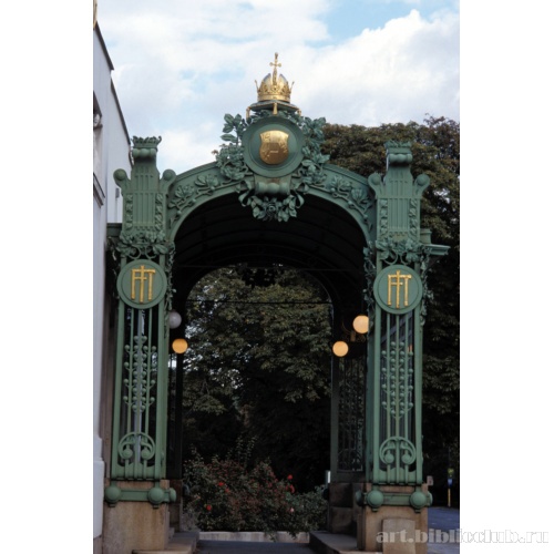 Металлический навес над подъездом для императорских экипажей