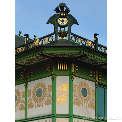 Декоративная балюстрада над карнизом