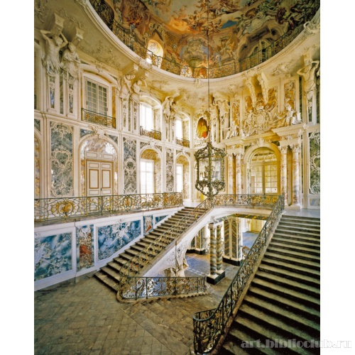 Парадная лестница. Вид с площадки первого марша