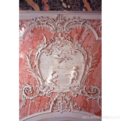 Парадная лестница. Фрагменты лепного декора