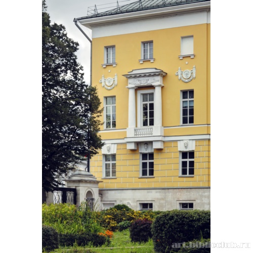 Дворовый торцевой фасад. Фрагмент