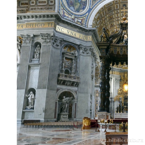 Одна из четырех опор