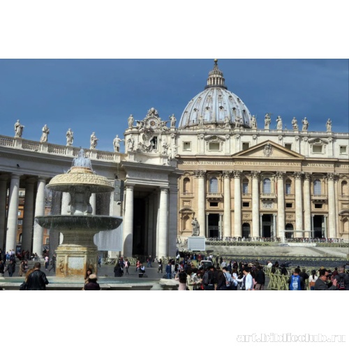 Вид на собор, колоннады, фонтан