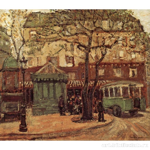 Зеленый автобус на улице Парижа