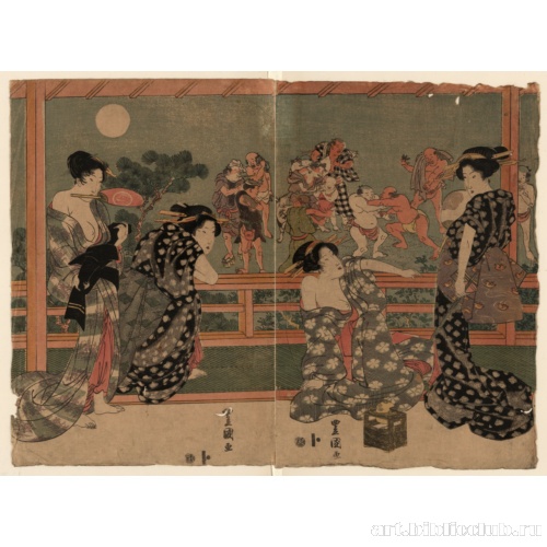 Женщины, смотрящие матч сумо под полной луной