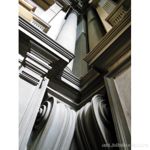 Фрагмент декора вестибюля. Угловые волюты