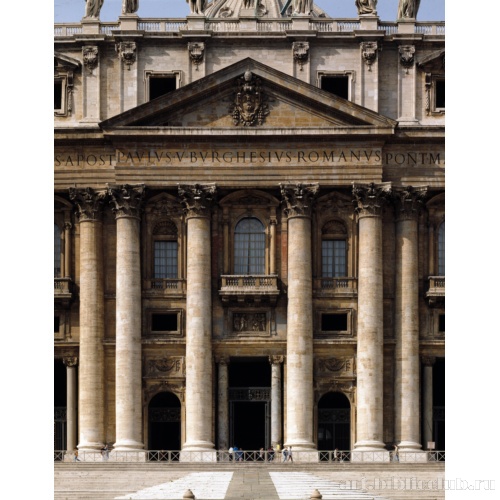 Фрагмент фасада с колонным портиком