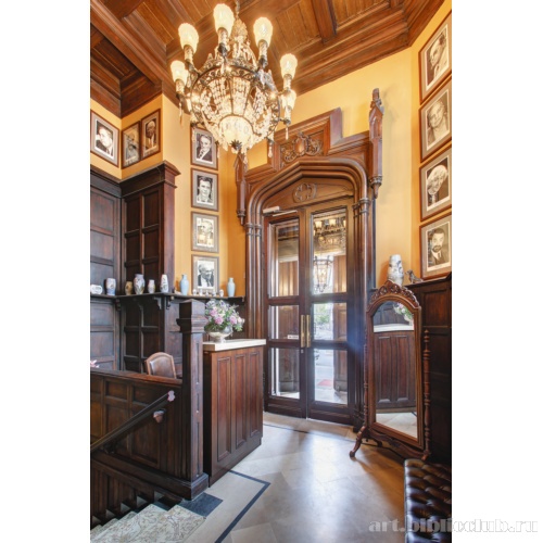 Вестибюль особняка