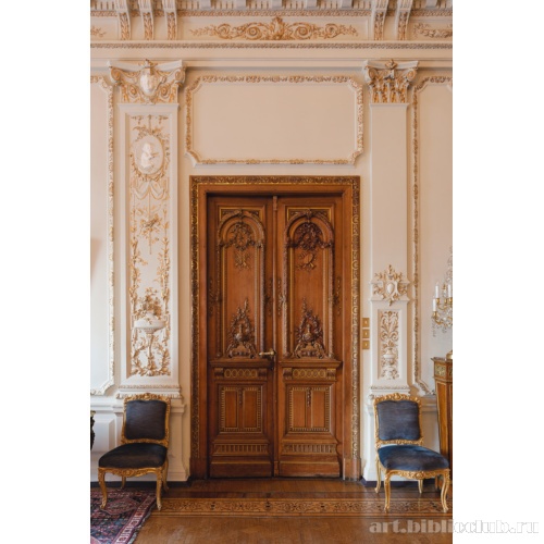 Фрагмент стенной декорации и дверной портал Большого зала