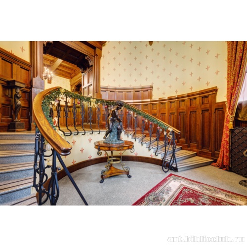 Прихожая усадебного дома