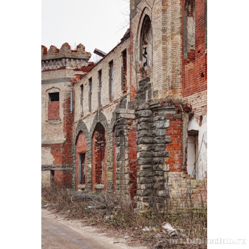 Фрагмент главного фасада конного двора