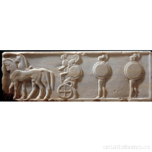 Рельеф на основании погребальной статуи куроса