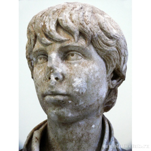Бюст Полидевка, ученика Ирода Антика. Фрагмент