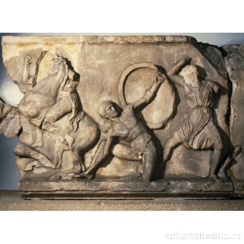 Битва греков с амазонками. Плита восточного фриза мавсолея в Галикарнасе