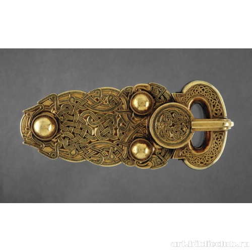 Золотая пряжка из захоронения в Саттон-Ху
