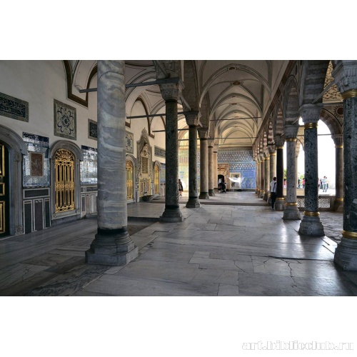 Галерея у Палаты священных реликвий