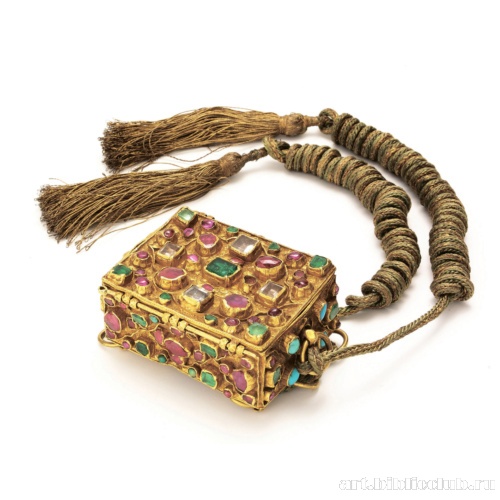 Коран в футляре