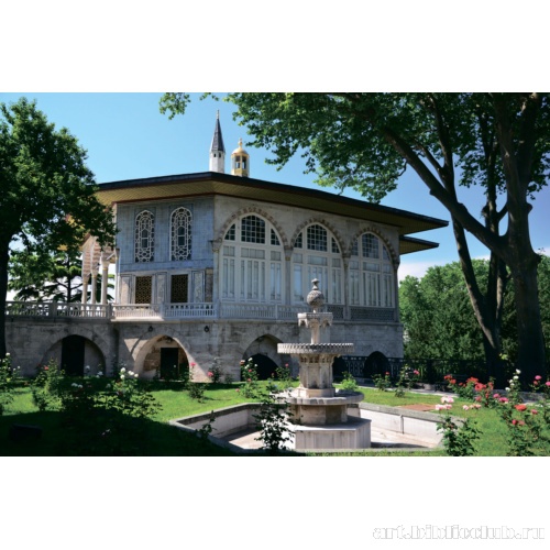 Багдадский павильон со стороны сада