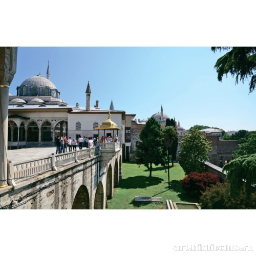 Вид Мраморной террасы от Багдадского павильона