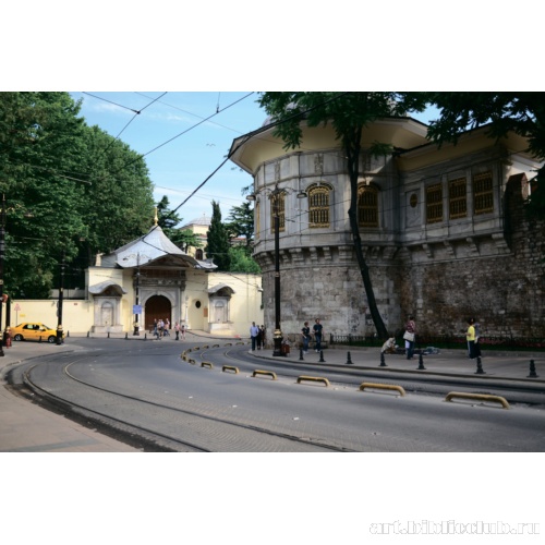 Павильон парадов и ворота дворца великого визиря