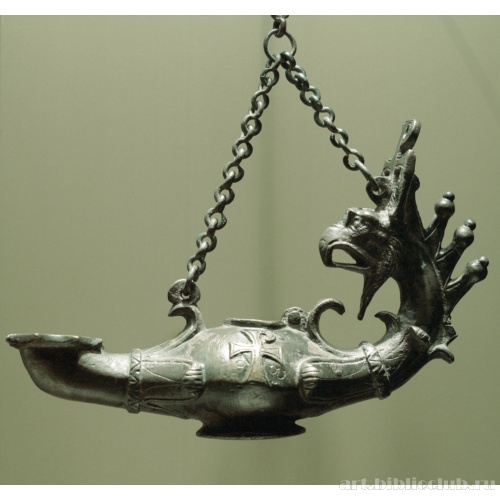 Масляная лампа с ручкой в виде головы грифона