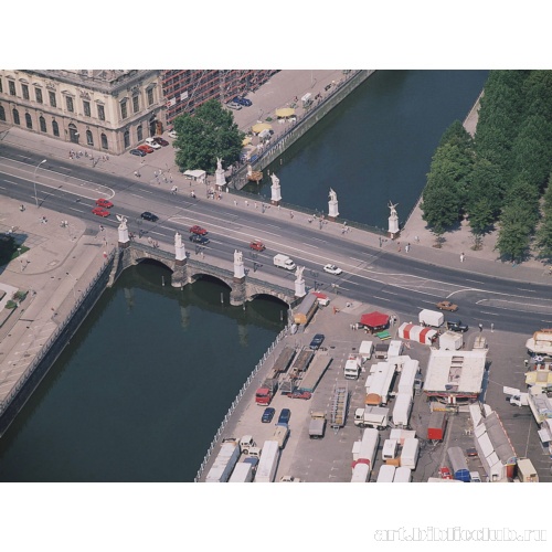 Дворцовый мост. Аэросъемка