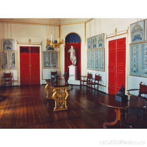 Интерьер столовой во дворце «Шарлоттенхоф»