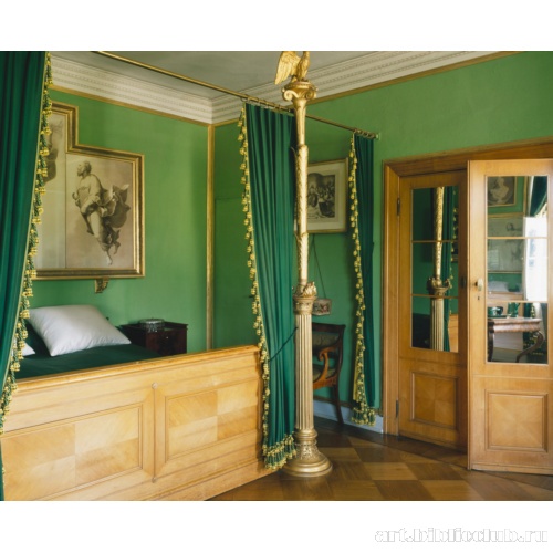 Дворец «Шарлоттенхоф». Интерьер спальни