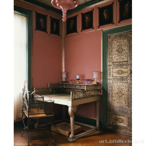 Дворец «Шарлоттенхоф». Мебель в стиле неогрек