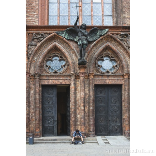 Фридриксвердерская церковь. Портал главного входа церкви