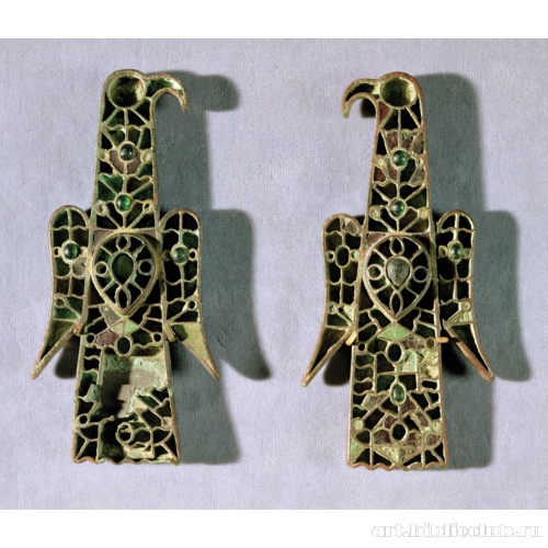 Фибулы в форме орла