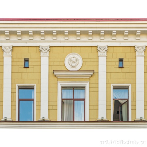 Институт генетики АН СССР. Фрагмент декоративного оформления главного фасада