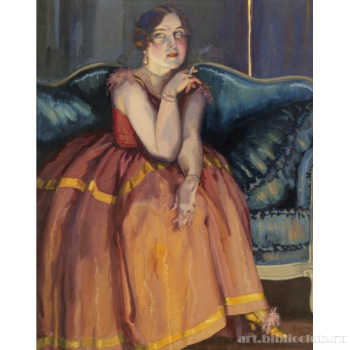 Женщина, курящая на диване