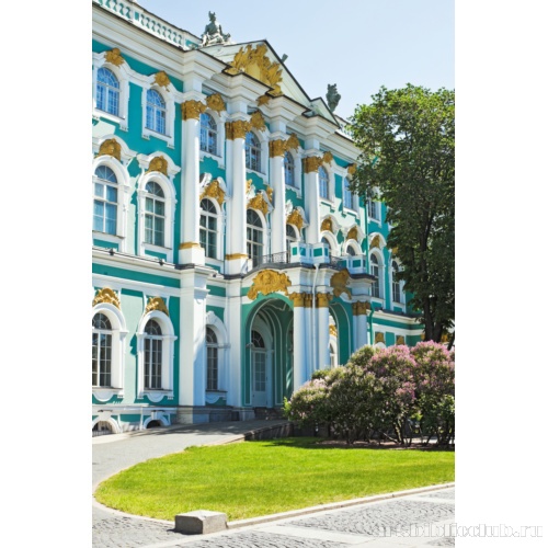 Зимний дворец в Санкт-Петербурге. Фрагмент западного фасада