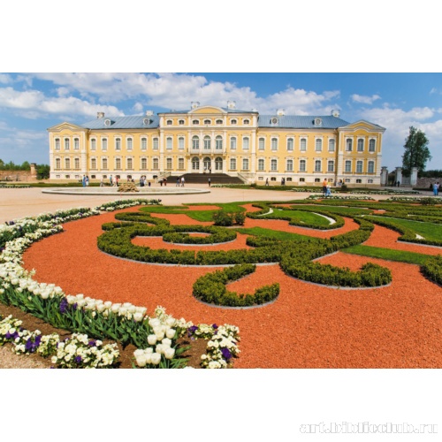 Фасад со стороны парка