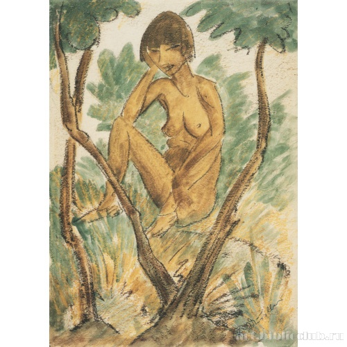 Обнаженная, сидящая между двумя стволами деревьев